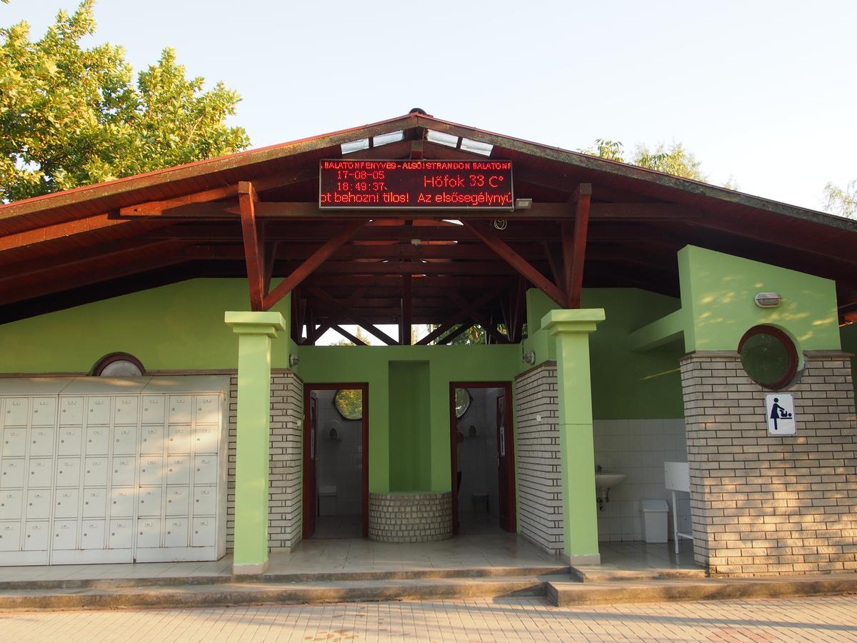 Laszlo Nyaralohaz Balatonfenyves Exterior photo